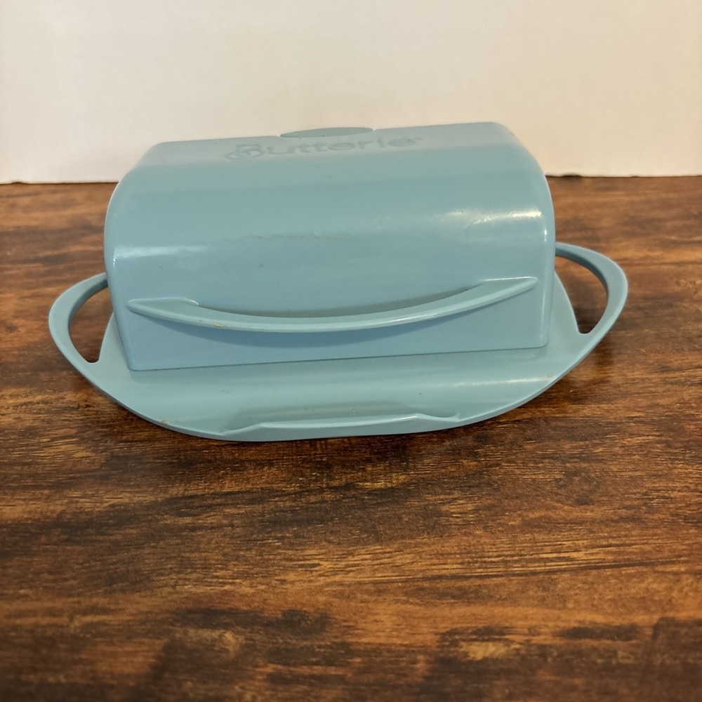 Butterie Flip-Top Butter‎ Dish Light Blue Kitchen Concerts Designed By Joelle